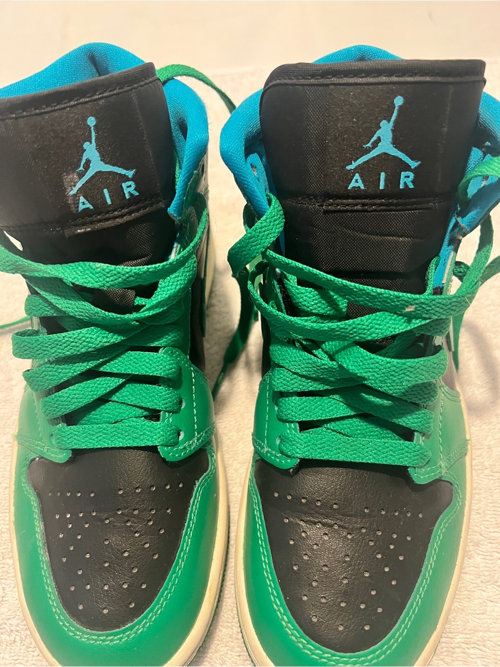 Jordan youth' Green and Black High-Top Sneakers SIZE 5 1/2